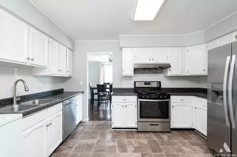 Kitchen - 2100 Eastman St, Rolling Meadows, IL 60008 photo 1 of 3
