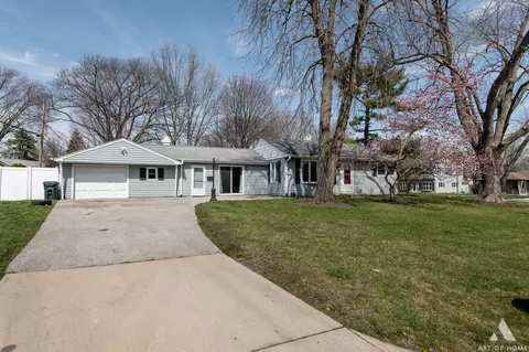2100 Eastman St, Rolling Meadows, IL 60008