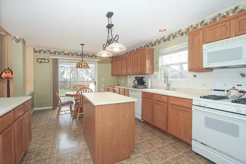 Kitchen - 1410 Angle Tarn, West Dundee, IL 60118 photo 1 of 3
