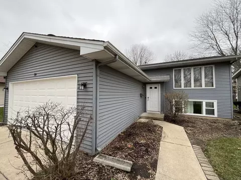 54 N Clifton Ave, Elgin, IL 60123