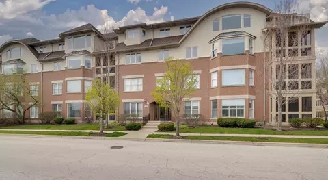 200 N River Ln #309, Geneva, IL 60134