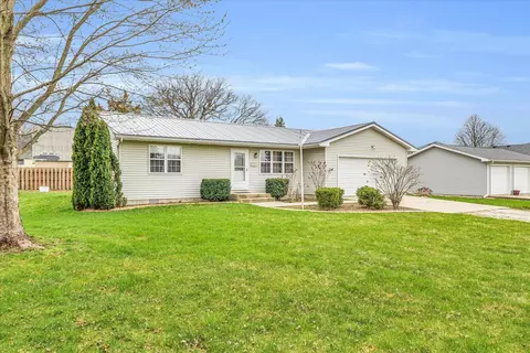 330 W Chestnut St, Paxton, IL 60957