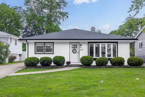 4112 Lindley St, Downers Grove, IL 60515