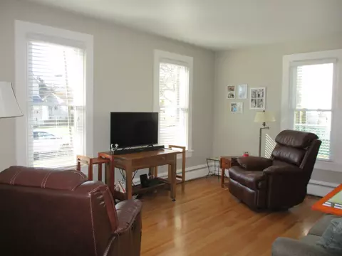 Living - 544 E Center St, Freeport, IL 61032 photo 3 of 4