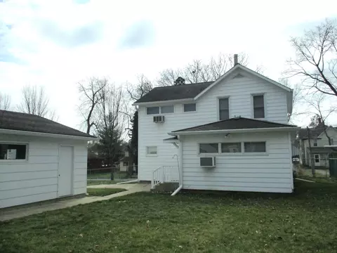 Exterior - 544 E Center St, Freeport, IL 61032 photo 5 of 8