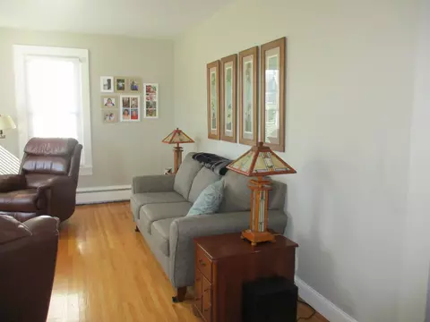 Living - 544 E Center St, Freeport, IL 61032 photo 2 of 4