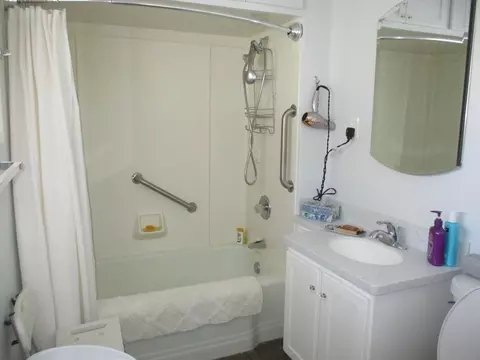 Bath - 544 E Center St, Freeport, IL 61032 photo 1 of 1