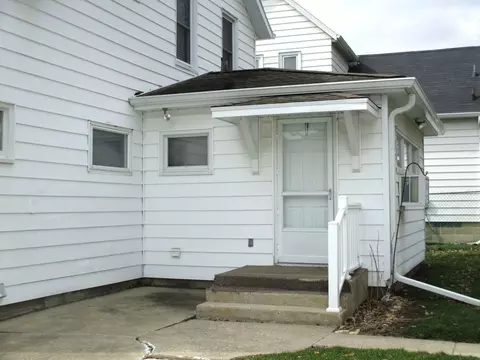 Exterior - 544 E Center St, Freeport, IL 61032 photo 6 of 8