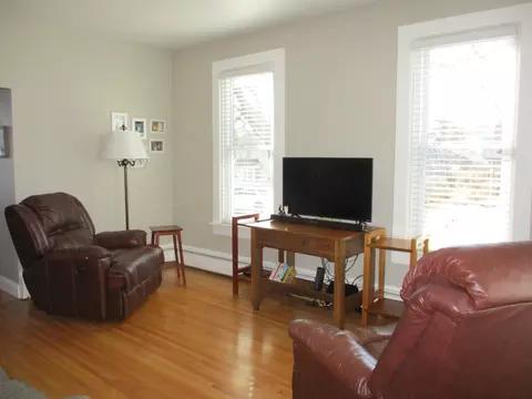 Living - 544 E Center St, Freeport, IL 61032 photo 1 of 4