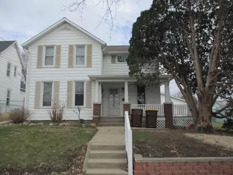 544 E Center St, Freeport, IL 61032