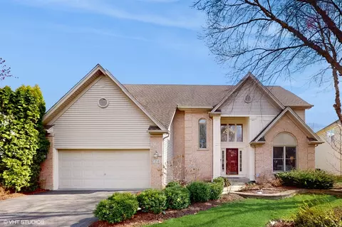 724 Sigmund Rd, Naperville, IL 60563