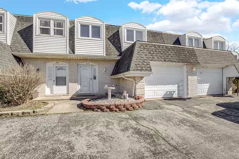 619 Wellington Dr, Dyer, IN 46311