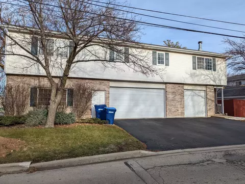 1368 Oakwood Ave, Dekalb, IL 60115