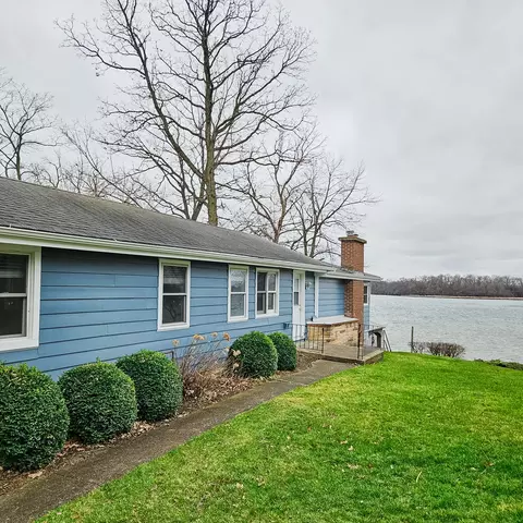 38936 N Deep Lake Rd, Lake Villa, IL 60046