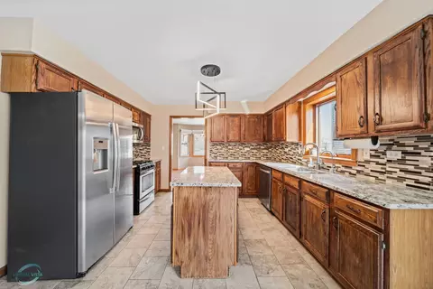 Kitchen - 183 Wilcox Dr, Bartlett, IL 60103 photo 3 of 3