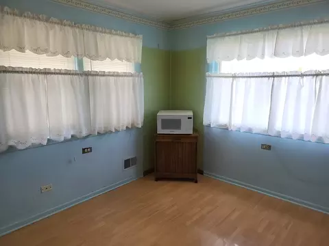 5829 Superior St, Berkeley, IL 60163 photo 8