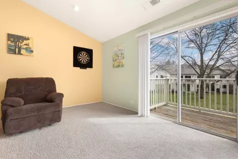 Living - 1606 Brittany Ct #A-2, Wheeling, IL 60090 photo 3 of 4