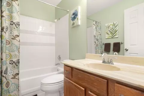 Bath - 1606 Brittany Ct #A-2, Wheeling, IL 60090 photo 3 of 3