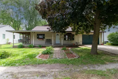 104 W Sullivan St, Heyworth, IL 61745