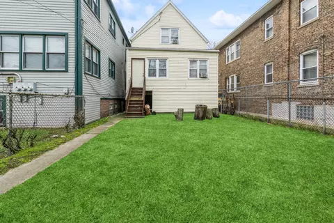8043 S Coles Ave, Chicago, IL 60617 photo 11