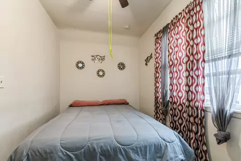 8043 S Coles Ave, Chicago, IL 60617 photo 8