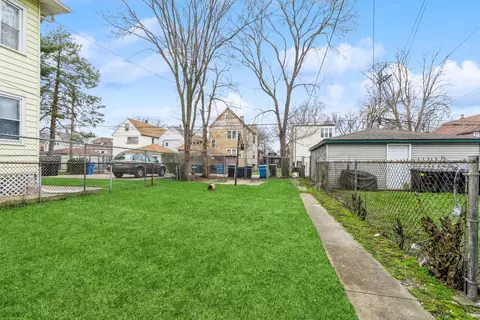 8043 S Coles Ave, Chicago, IL 60617 photo 12