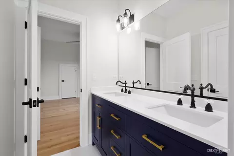 Bath - 4764 Minooka Rd, Minooka, IL 60447 photo 5 of 7
