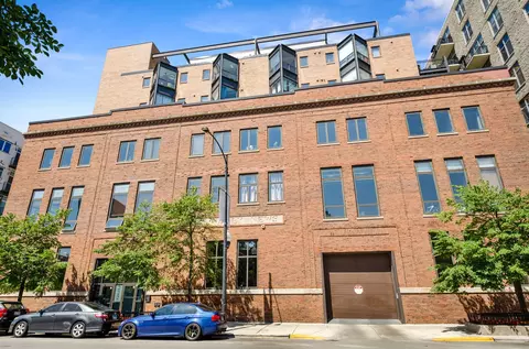 222 S Racine Ave #308, Chicago, IL 60607