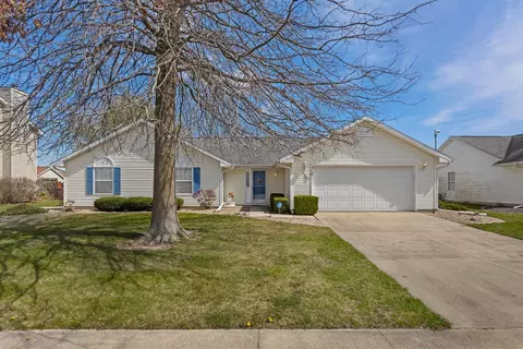 406 Sherwood Dr, Saint Joseph, IL 61873