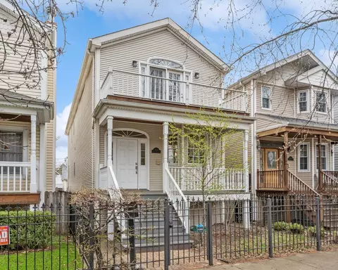 3029 N Leavitt St, Chicago, IL 60618