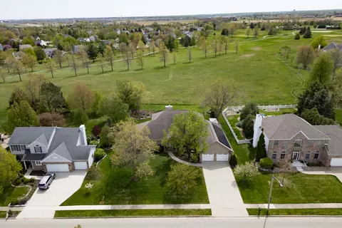 View/Area - 907 Ironwood Cc Dr, Normal, IL 61761 photo 1 of 3