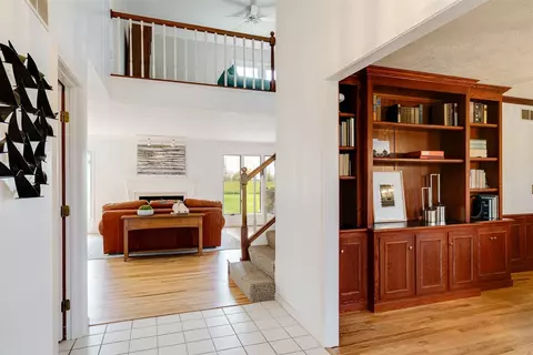 Entry Way - 907 Ironwood Cc Dr, Normal, IL 61761 photo 1 of 3