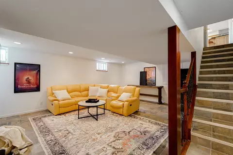 Living - 907 Ironwood Cc Dr, Normal, IL 61761 photo 6 of 7