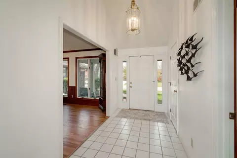 Entry Way - 907 Ironwood Cc Dr, Normal, IL 61761 photo 2 of 3