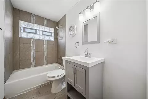 Bath - 16154 Hermitage Ave, Markham, IL 60428 photo 2 of 2