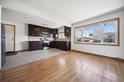 Kitchen - 16154 Hermitage Ave, Markham, IL 60428 photo 1 of 4