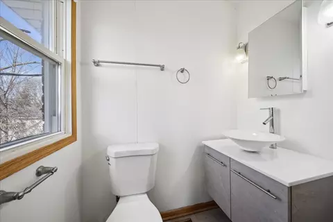 Bath - 16154 Hermitage Ave, Markham, IL 60428 photo 1 of 2