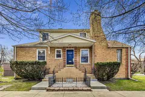 5425 N Virginia Ave, Chicago, IL 60625