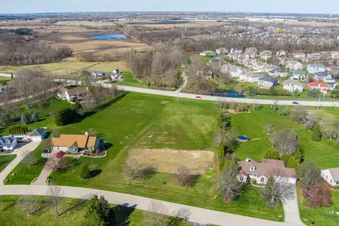 39 W332 Grand Ave, Elgin, IL 60124 photo 3