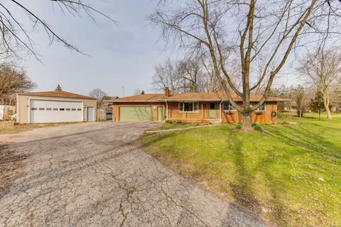 42223 N Chase Ct, Antioch, IL 60002
