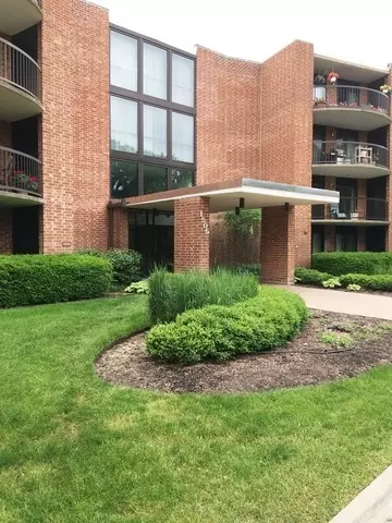1505 E Central Rd #108A, Arlington Heights, IL 60005