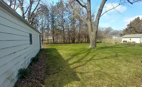 648 Greenview Ave, Des Plaines, IL 60016 photo 6