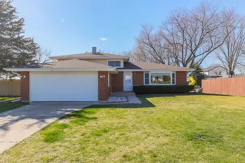 992 Valewood Rd, Bartlett, IL 60103