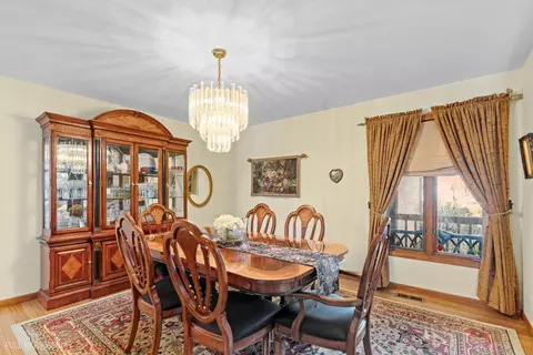 Dining - 535 Denoyer Trl, Wheeling, IL 60090 photo 2 of 2