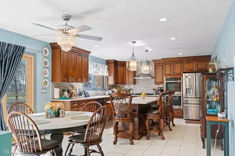 Kitchen - 535 Denoyer Trl, Wheeling, IL 60090 photo 1 of 4