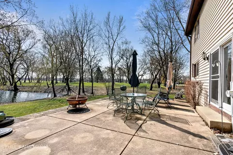Exterior - 535 Denoyer Trl, Wheeling, IL 60090 photo 4 of 5