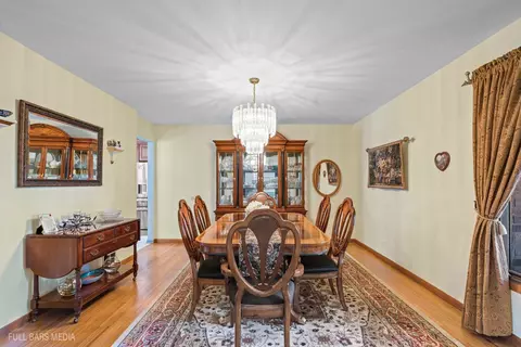 Dining - 535 Denoyer Trl, Wheeling, IL 60090 photo 1 of 2