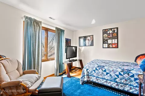 Bedroom - 535 Denoyer Trl, Wheeling, IL 60090 photo 6 of 7