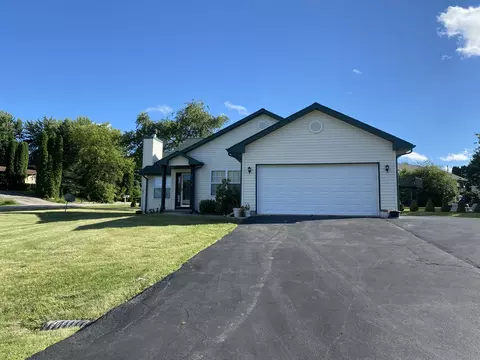 313 Talladega Dr, Poplar Grove, IL 61065