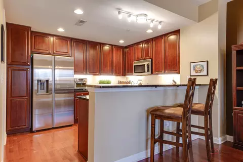 Kitchen - 153 Pointe Dr #108, Northbrook, IL 60062 photo 1 of 3